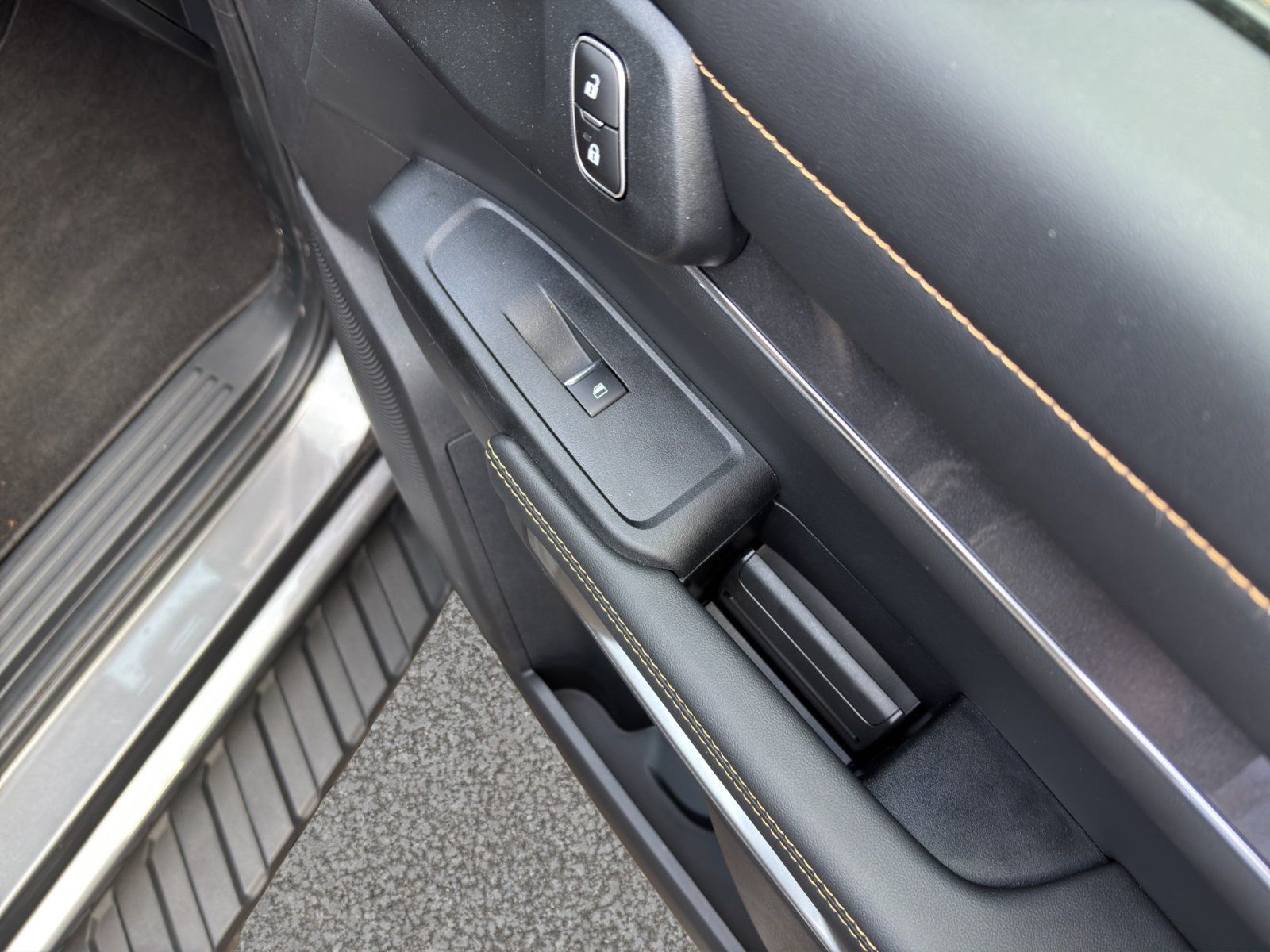 Fahrzeugabbildung Ford Ranger Plug-in-Hybrid Wildtrak e-4WD Doppelkabi