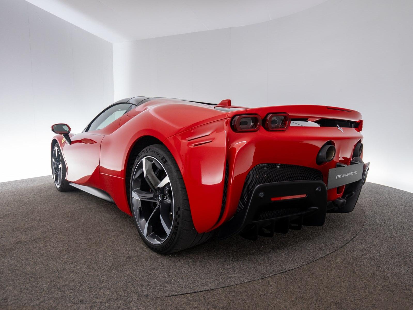 Ferrari SF90 Spider