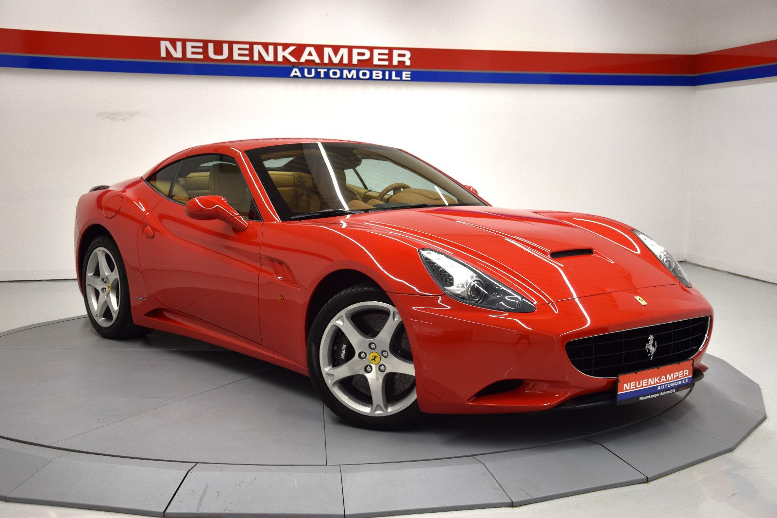 Fahrzeugabbildung Ferrari California 4.3 V8 Leder beige Navi Xenon PDC 2.H