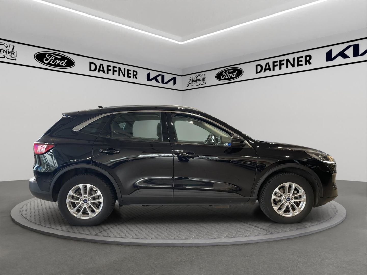 Fahrzeugabbildung Ford Kuga Plug-In Hybrid Titanium LED WINTERPAKET