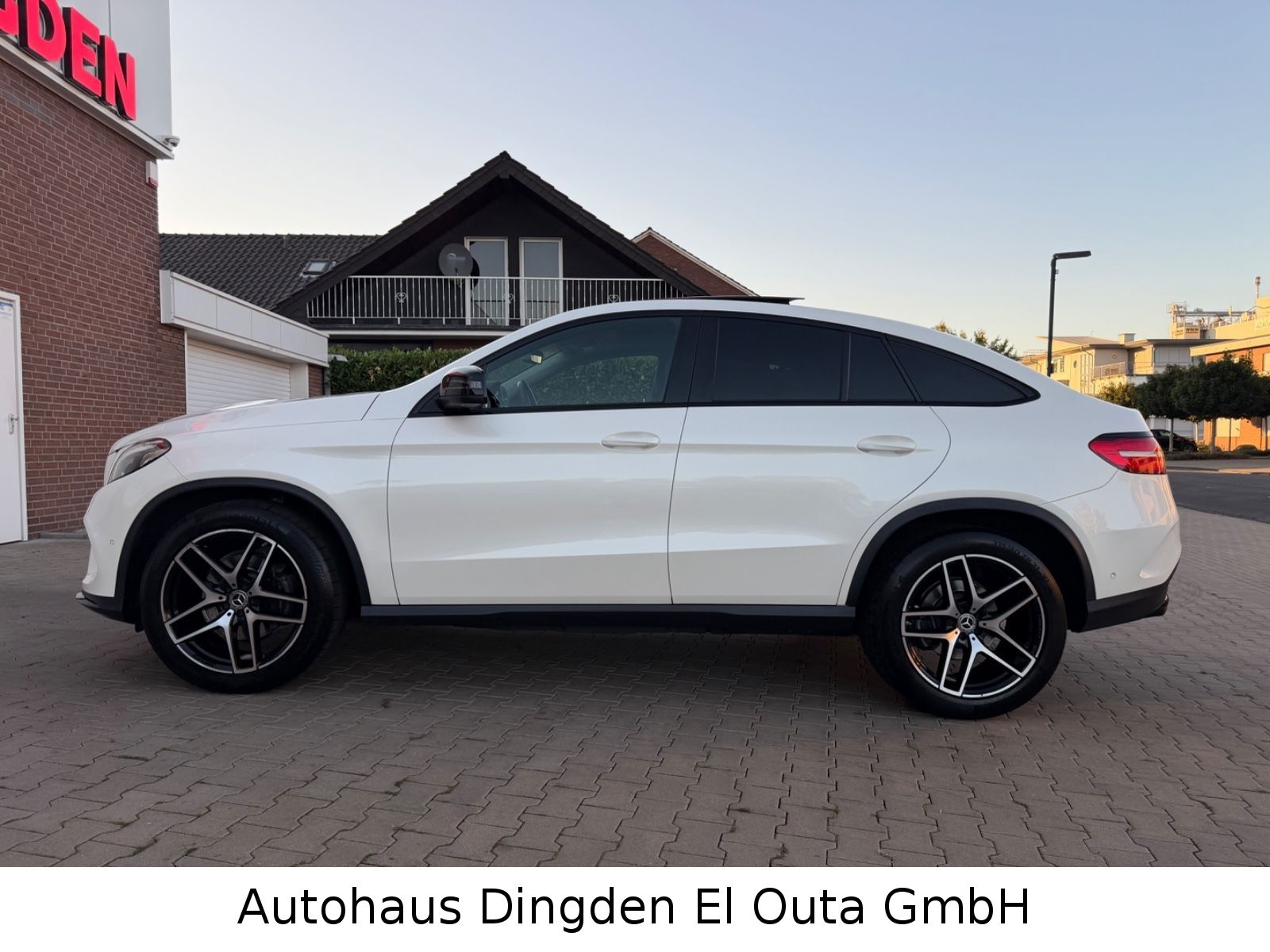 Mercedes-Benz GLE 350d Coupe 4Matic AMG Line foto 10
