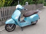 Vespa GTS 300 70th Anniversary Edition - 1. Hand - VESPA BLAU
