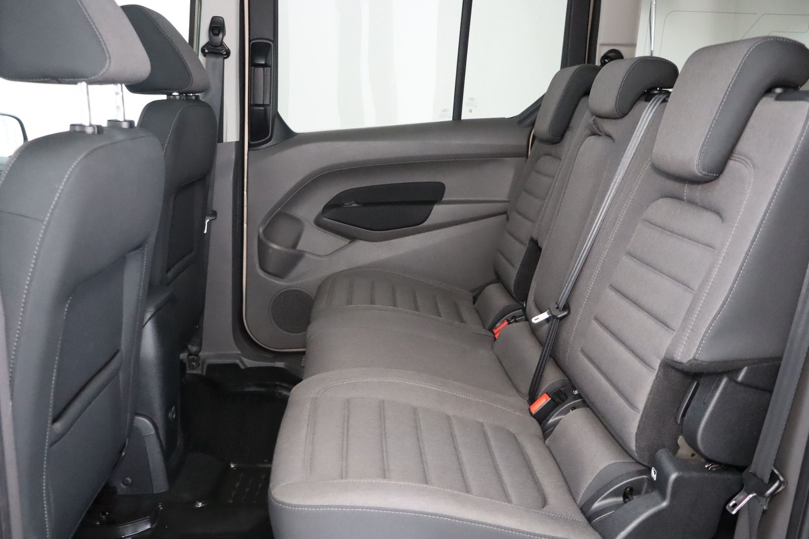 Fahrzeugabbildung Ford Grand Tourneo Connect 1.5 ECOBLUE Titanium