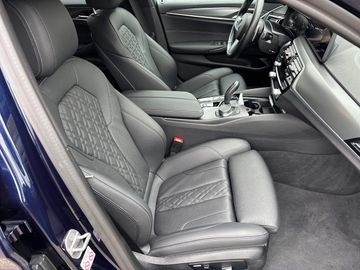 BMW 530i xDrive Touring M Sportpaket Head-Up HiFi