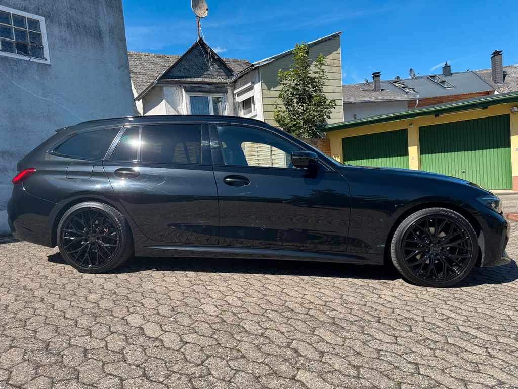 Image of BMW 320