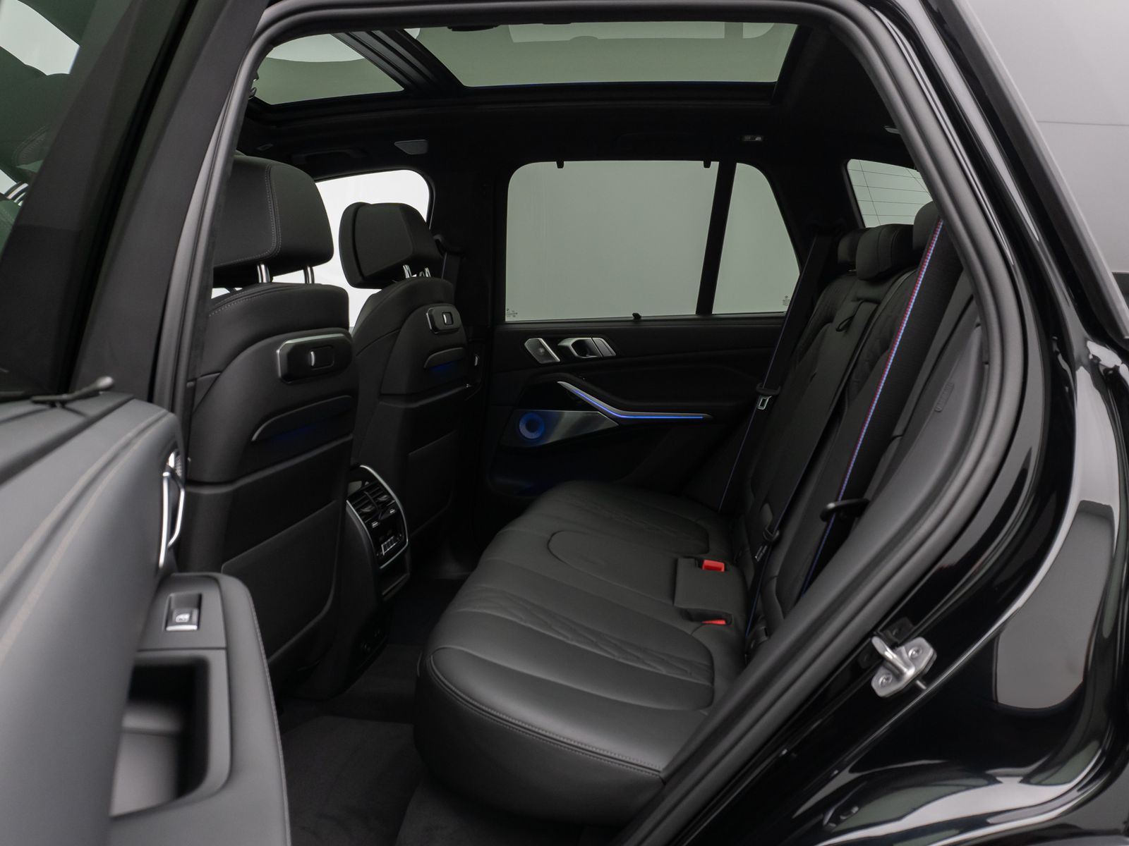 Fahrzeugabbildung BMW X5 M60i Panorama 360° B&W SoftCL Massage 22Zoll
