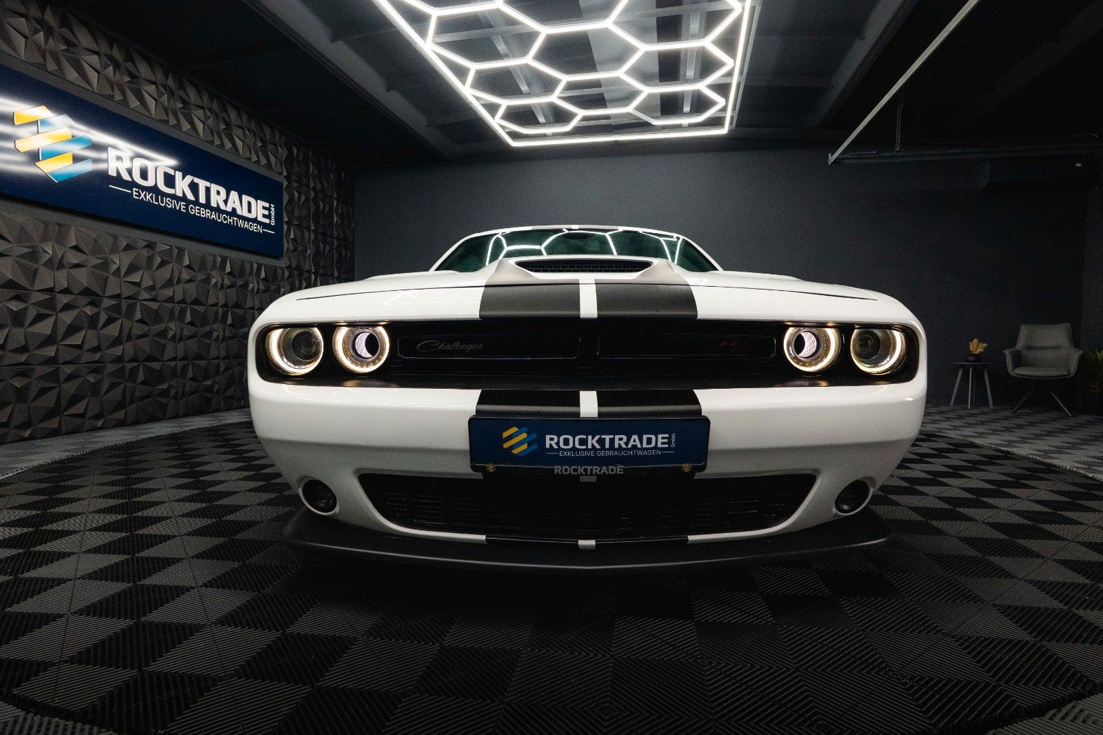 Fahrzeugabbildung Dodge Challenger 6.4 V8 SRT 392 R/T SCAT PACK Perform.