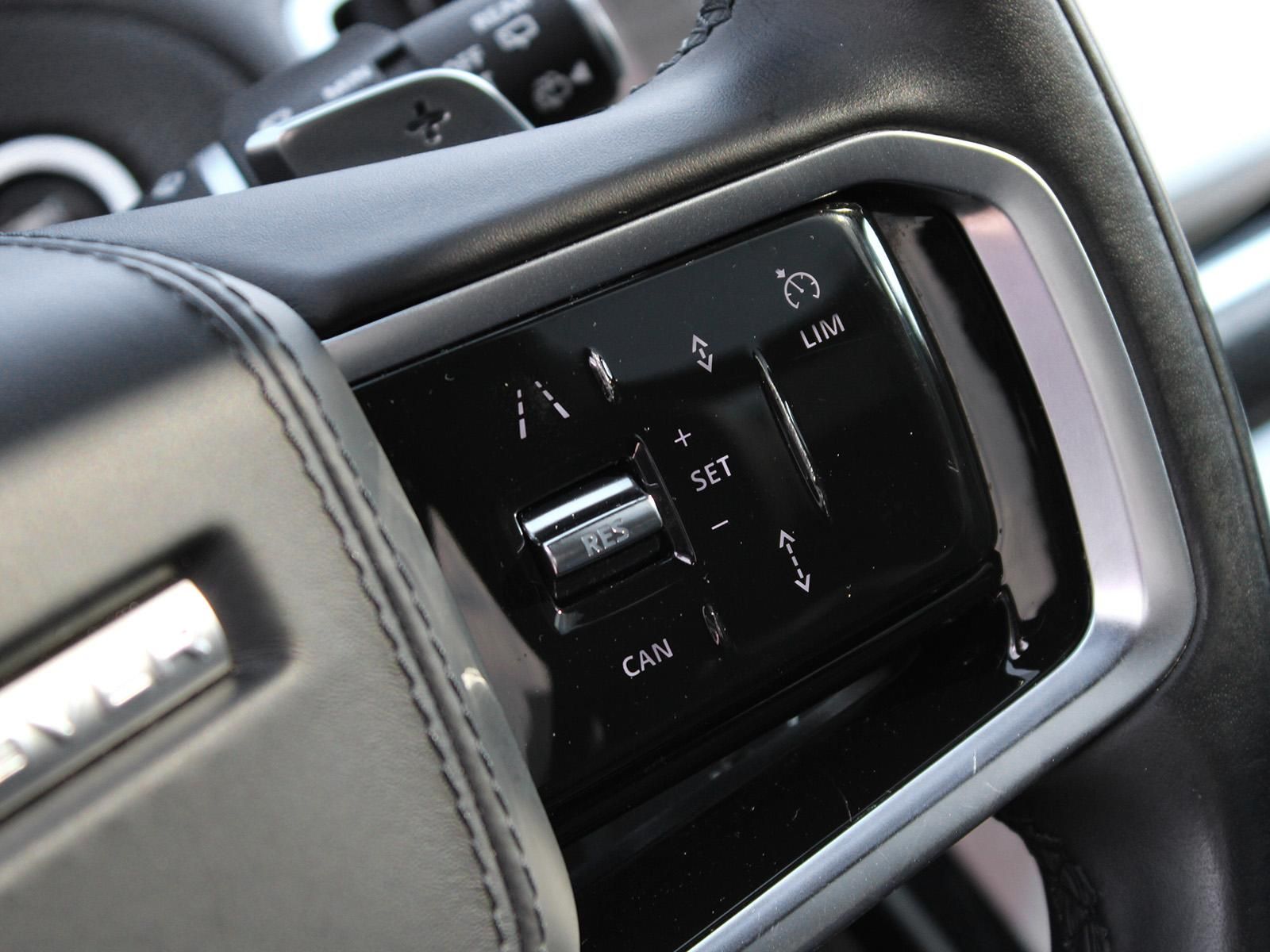 Fahrzeugabbildung Land Rover Range Rover Velar D300 R-Dynamic SE