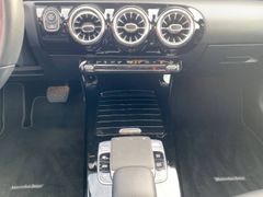 MERCEDES-BENZ CLA 250 Progressive Nav Pano HeadUp