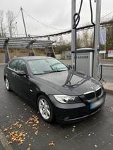 BMW E90 325i | R6 | Vollleder | Panaromada... - BMW 325 in Herne
