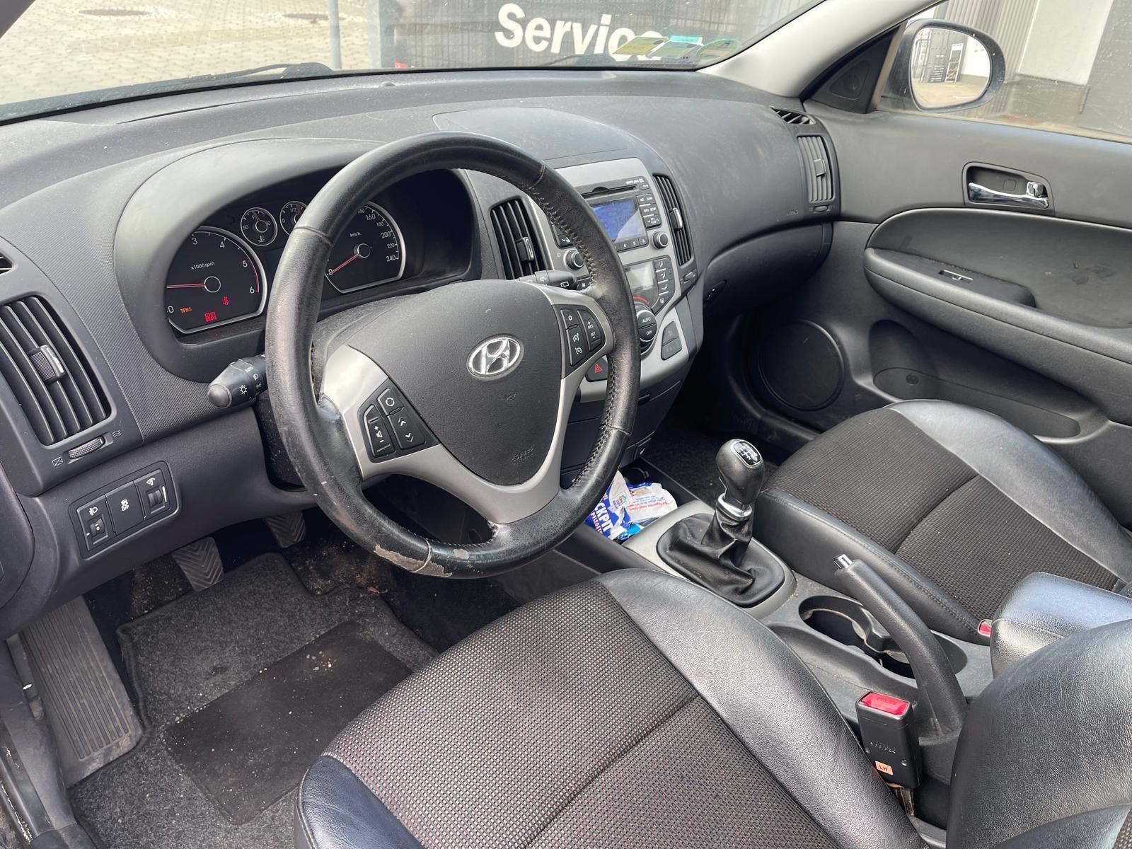 Hyundai i30 2011 — photo 5