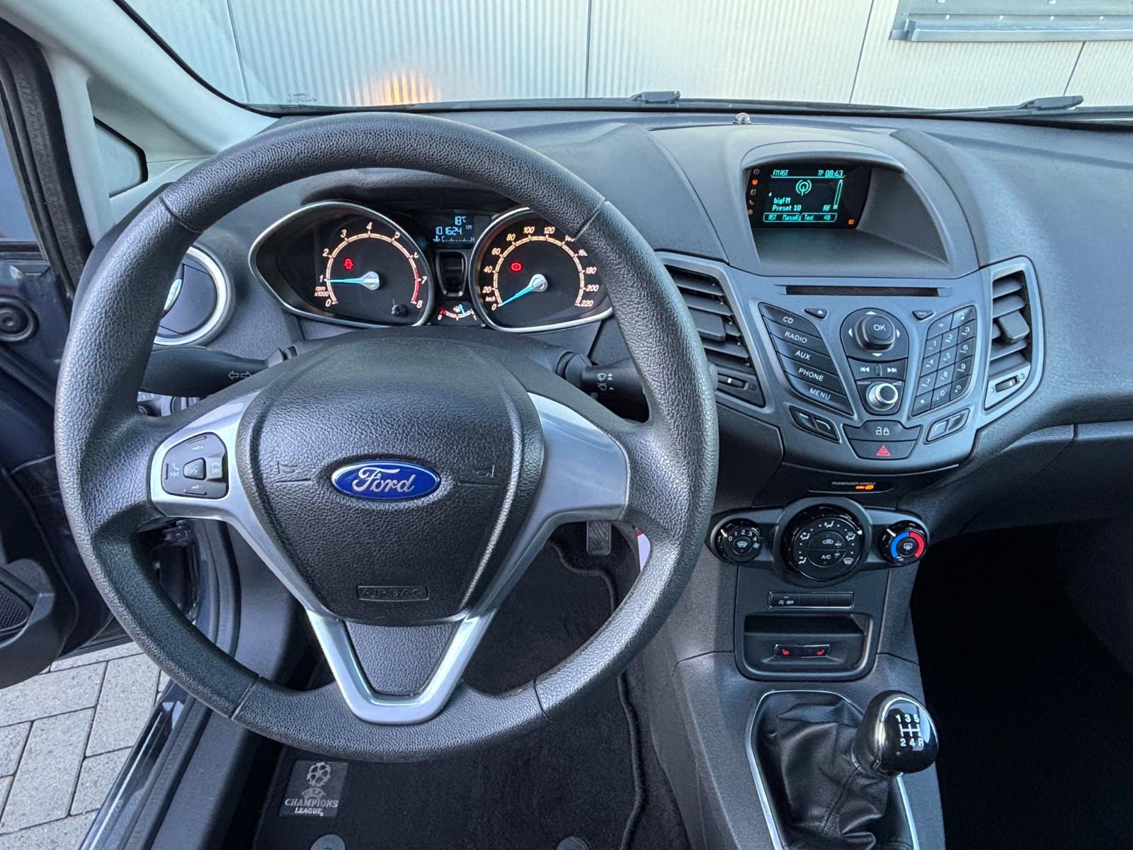 Ford Fiesta 2013 — photo 15