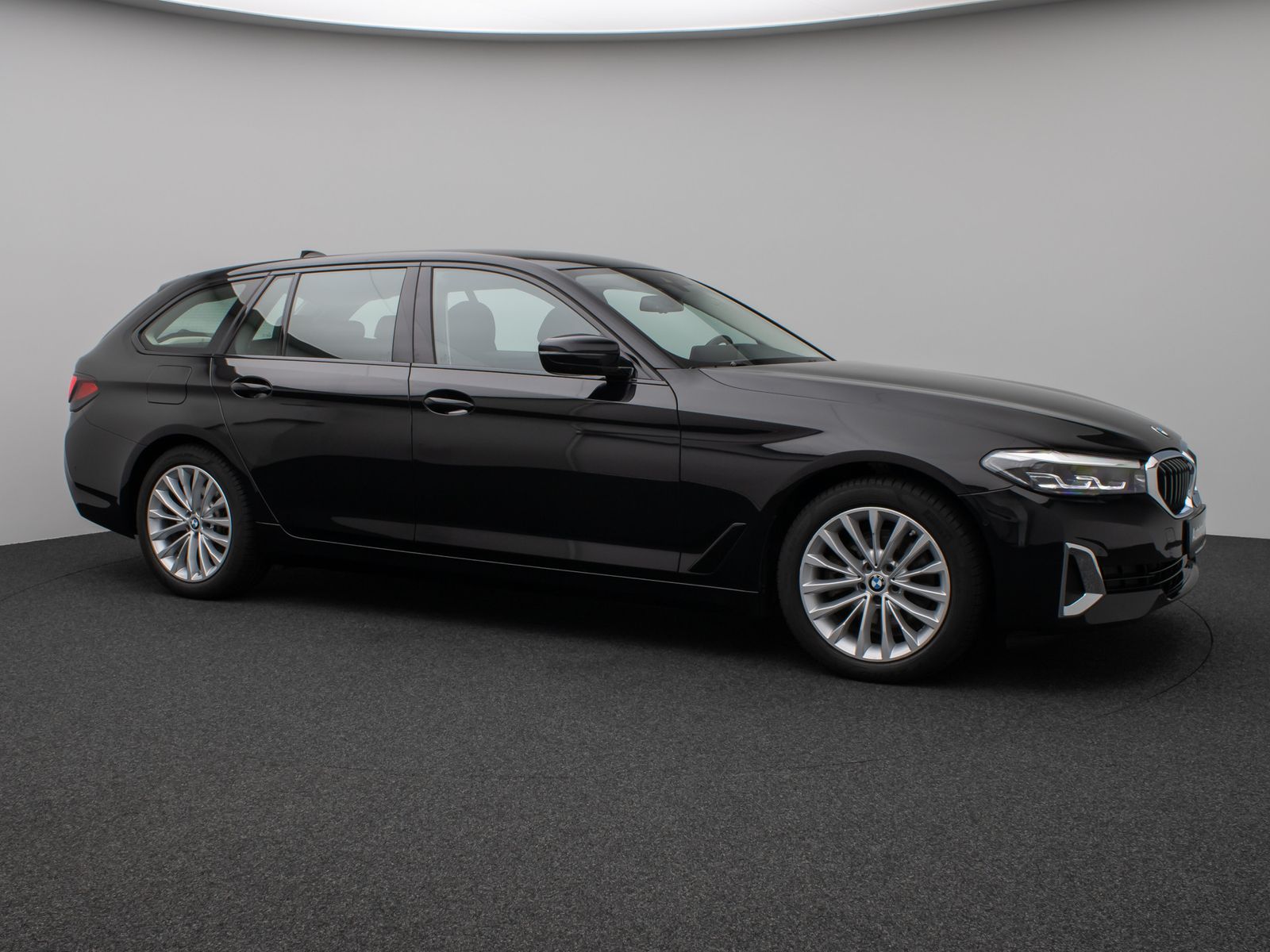 Fahrzeugabbildung BMW 520d Luxury Line Kamera DAB H/K DisplKey Alarm
