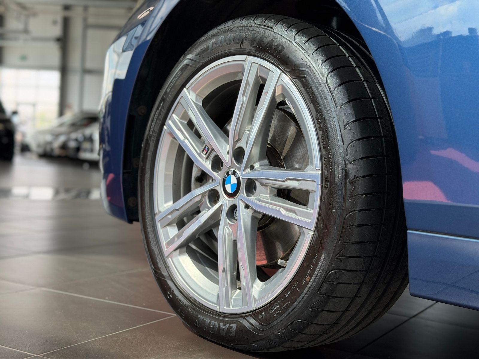 Fahrzeugabbildung BMW 218i Gran Coupe Luxury Line Shadow LED NAV SHZ