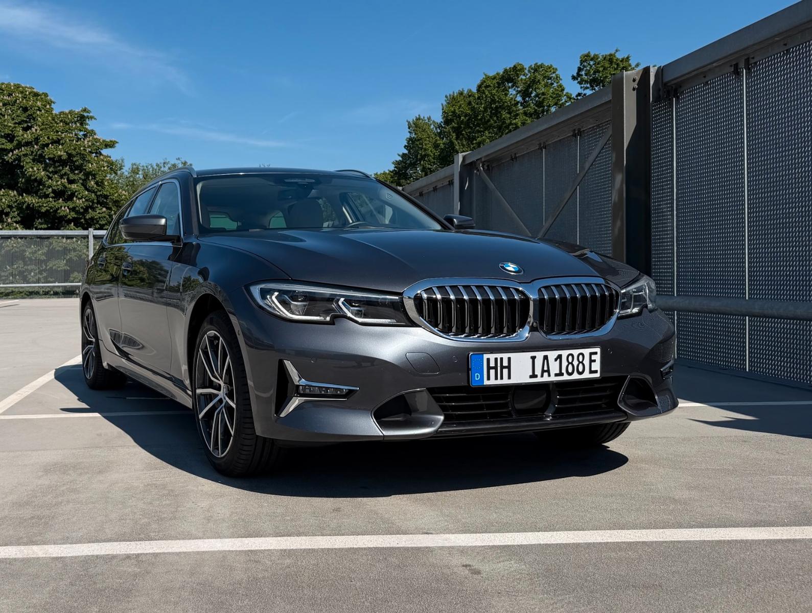 BMW 330e xDrive AHK, 360Kam, DriveAssist Prof, Leder