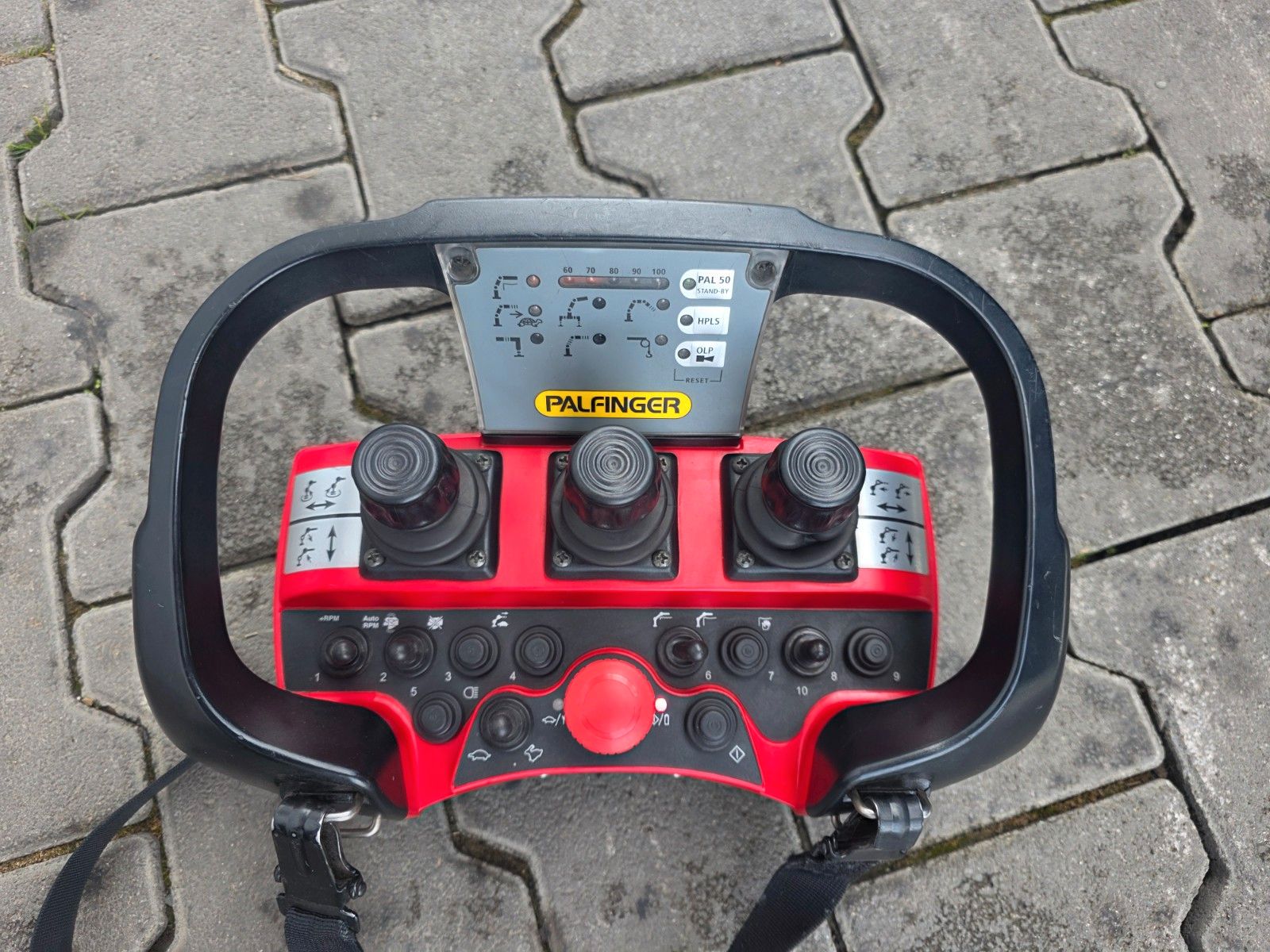 Fahrzeugabbildung MAN TGL 12.250 BL Glasreff Palfinger PK 9002EH Funk