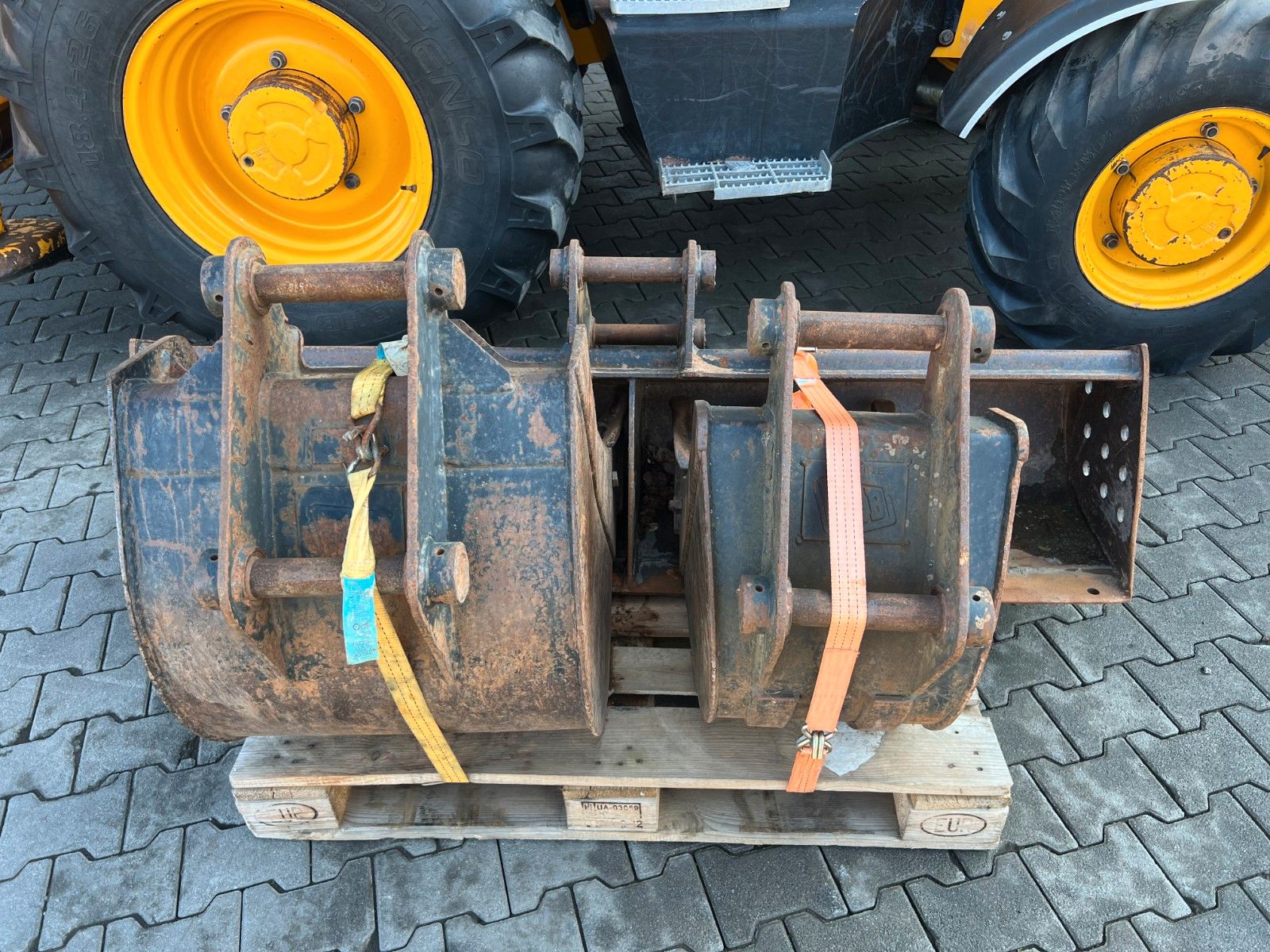 Fahrzeugabbildung JCB 3CX / 9.030h / Löffelpaket / Gabel / Schaufel