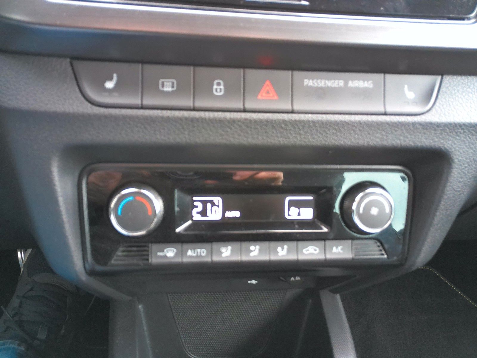 Fahrzeugabbildung SKODA Fabia Combi Drive 125 1.0 TSI LED SmartLink WKR