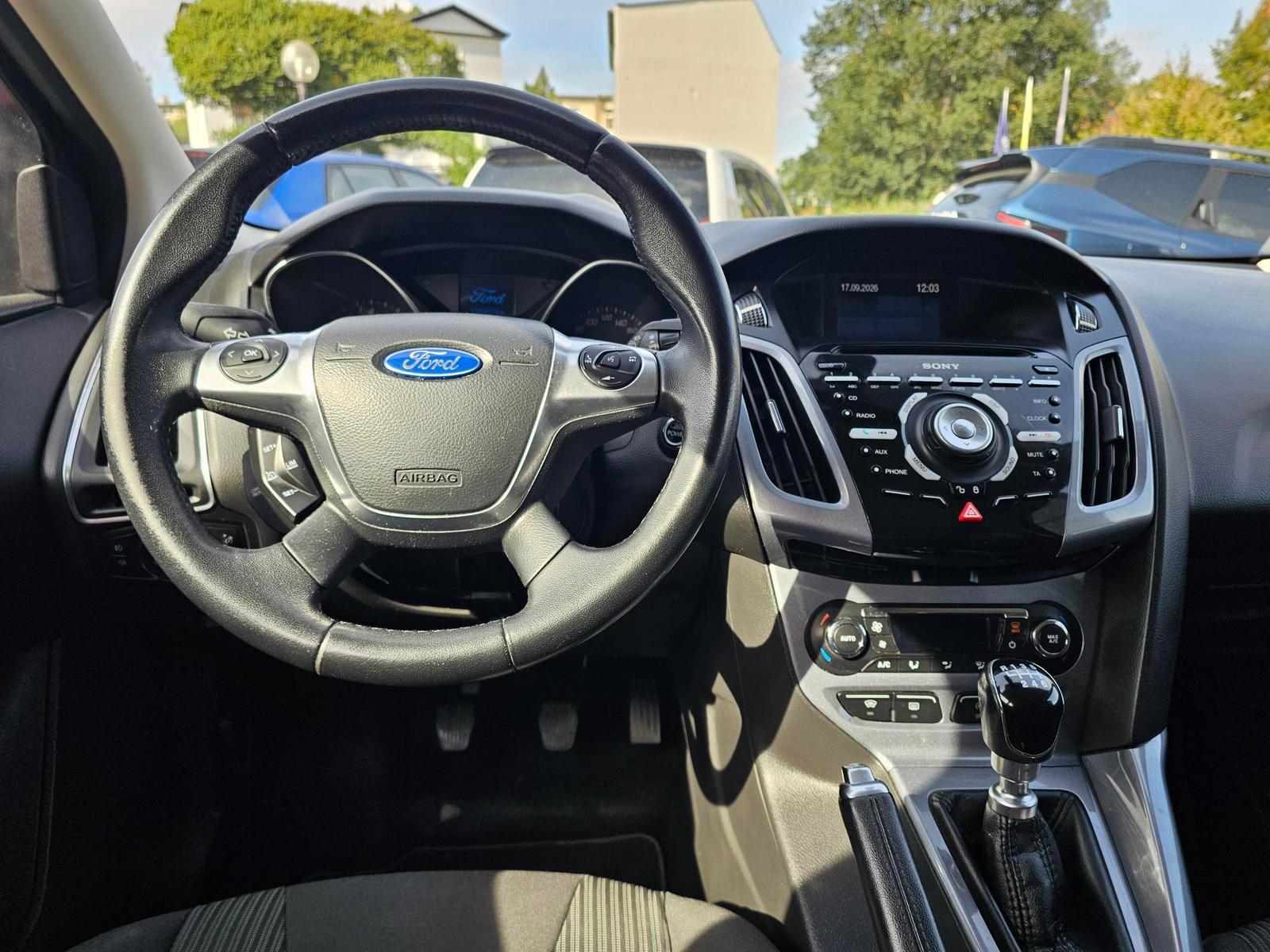 Ford Focus 2013 — photo 26
