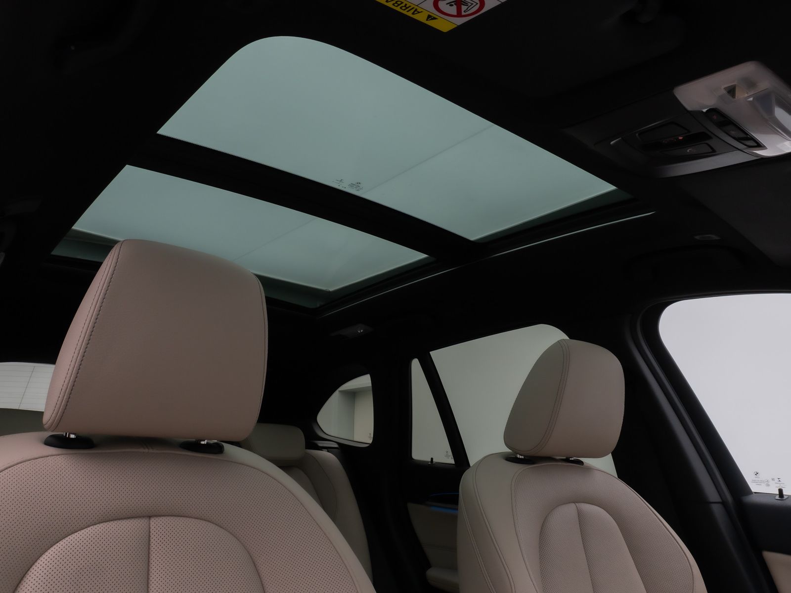 Fahrzeugabbildung BMW X1 xD25e MSport Panorama Kamera HUD DAB HiFi AHK