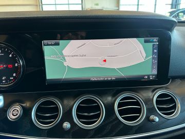 MYAUTOCENTER – Gebraucht- und Jahreswagen mit Werkstattservice in Pfaffenhofen Mercedes-Benz E 220 E Limousine *AVANTGARDE*KAM*HUD*AHK*PDC*