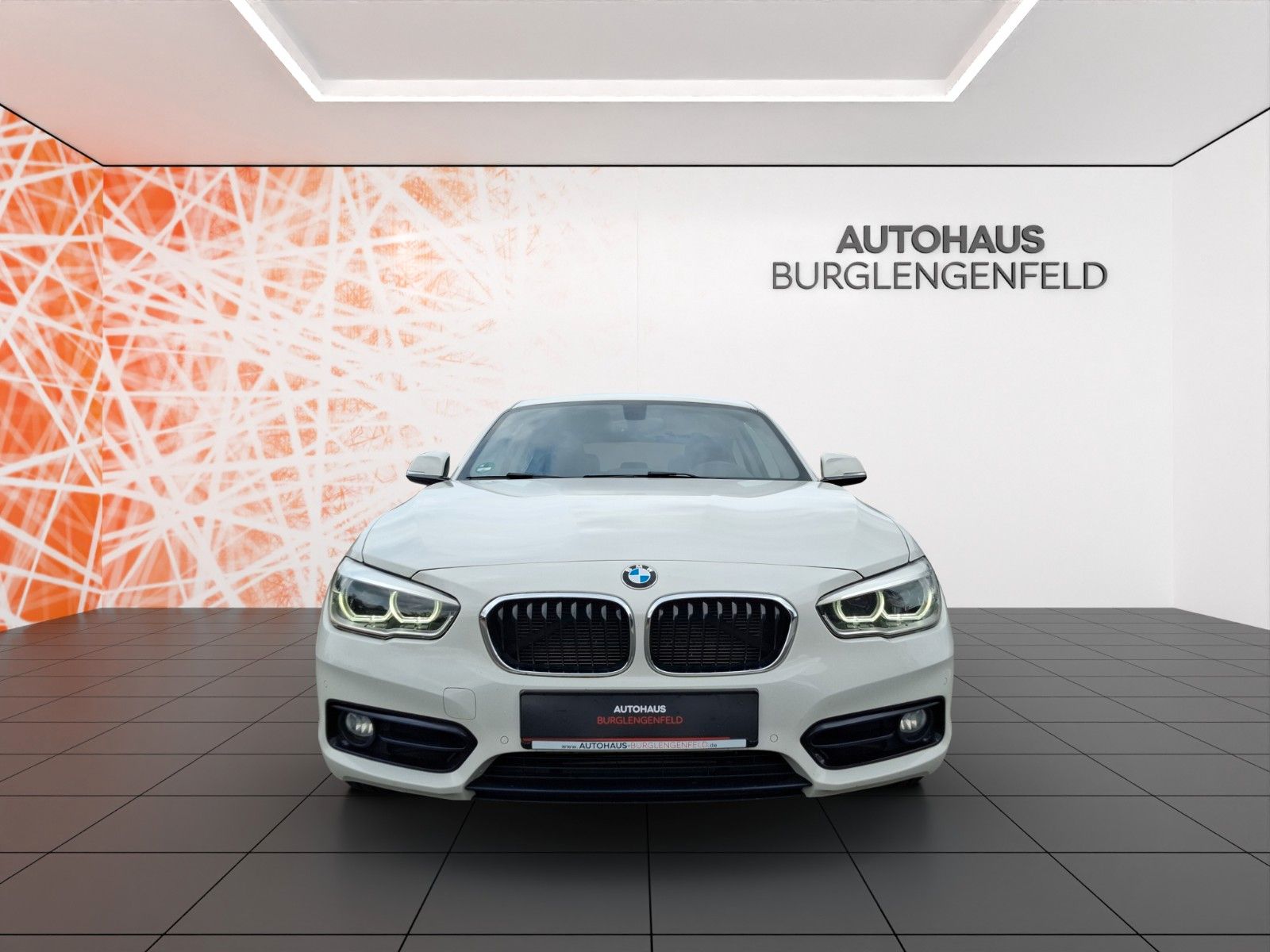 Fahrzeugabbildung BMW 118 d Sport Line ! 1te Hand ! LED ! TOP !