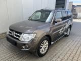 Mitsubishi Pajero 3.2 DI-D Instyle.SHZ.AHK.7 Sitzer - Mitsubishi Pajero aus 2013
