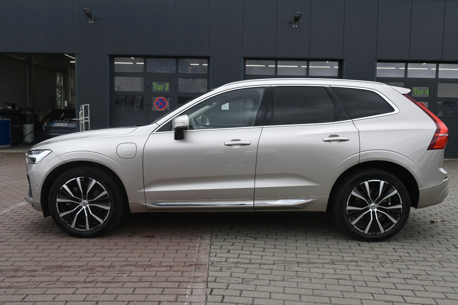 Fahrzeugabbildung Volvo XC60 T8 Ultimate Bright RC Plug-In B&W*LUFT*360°
