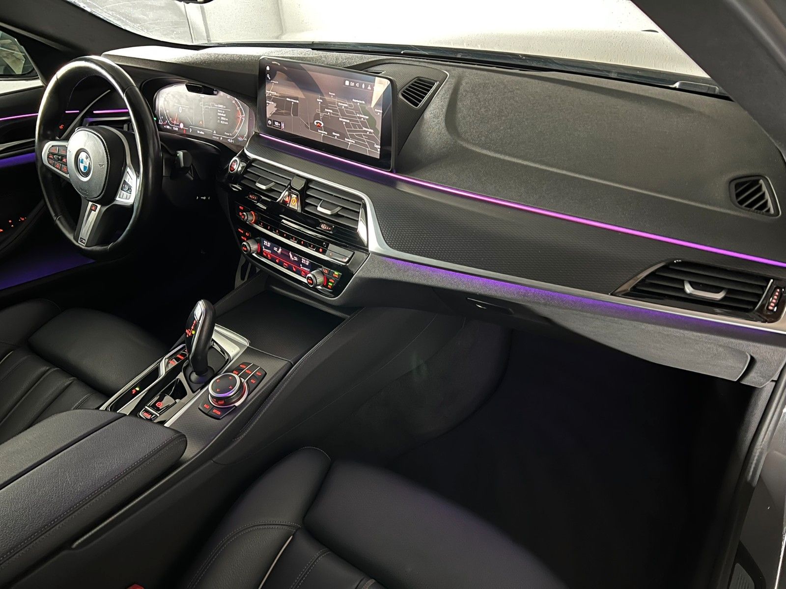 Fahrzeugabbildung BMW 530 d xDrive M SPORT/AHK/VRTL COCKPIT/eGSD/ACC