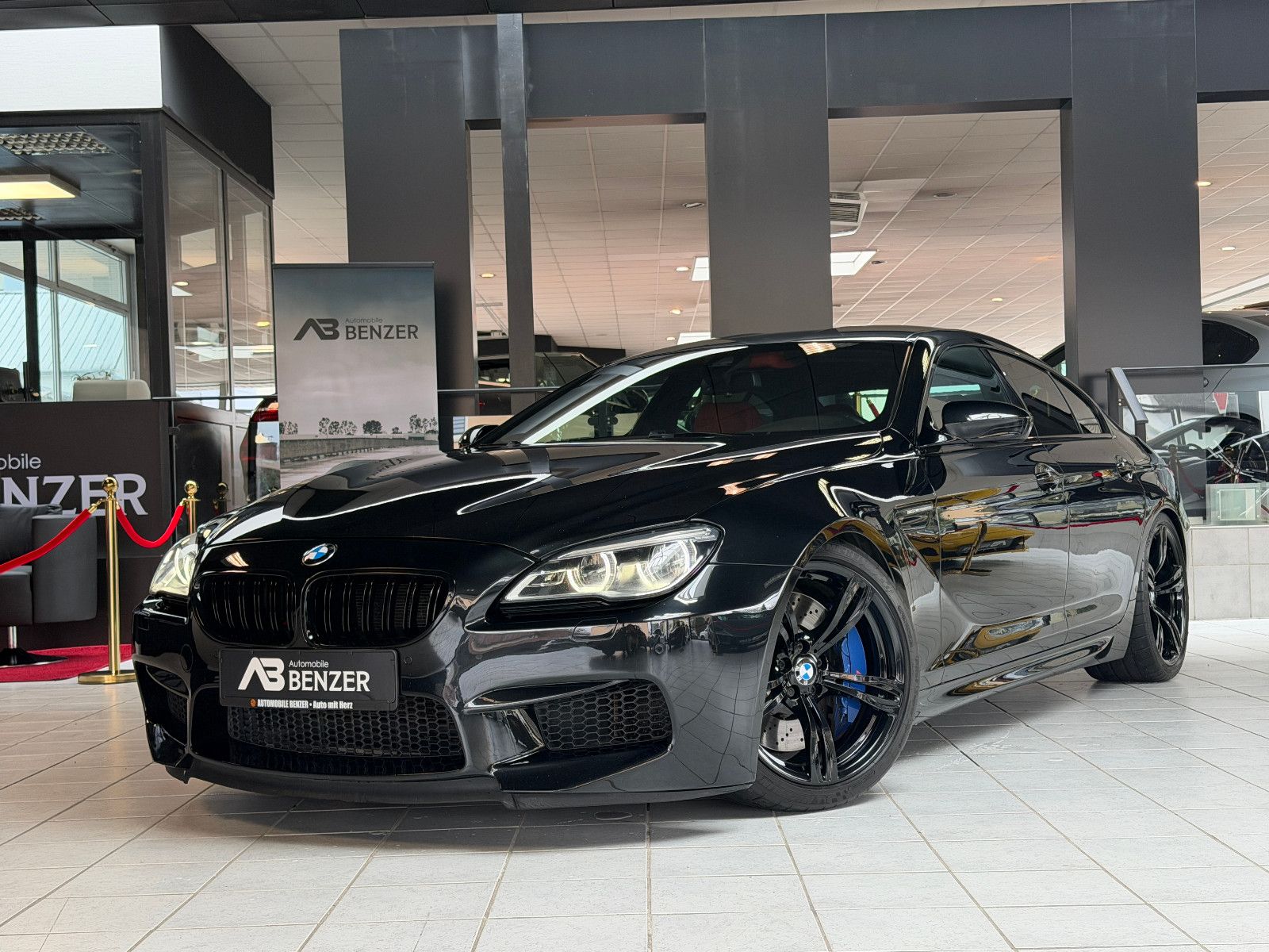 Fahrzeugabbildung BMW M6 Gran Coupe/CARBON/EXCLUSIVE/BLACK&RED/