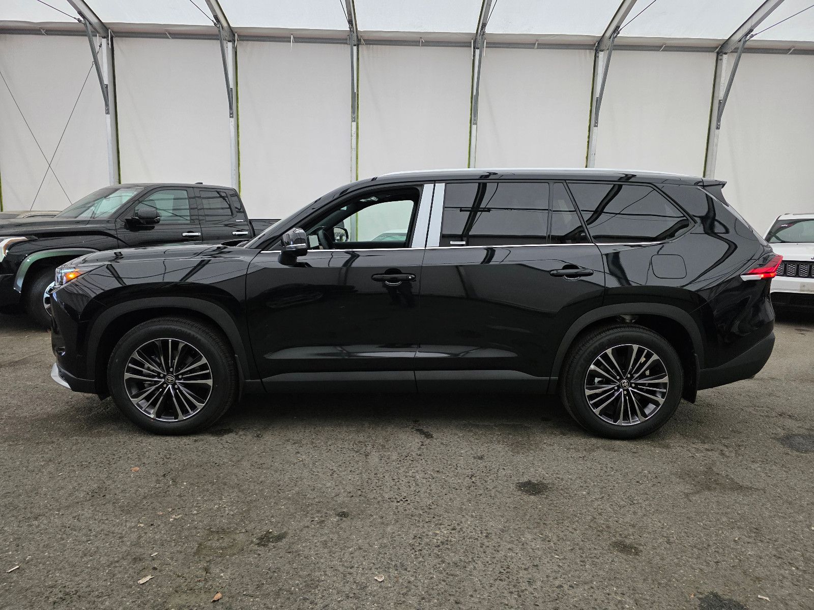 Fahrzeugabbildung Toyota GRAND Highlander Platinum Max T1: 68.000 EURO