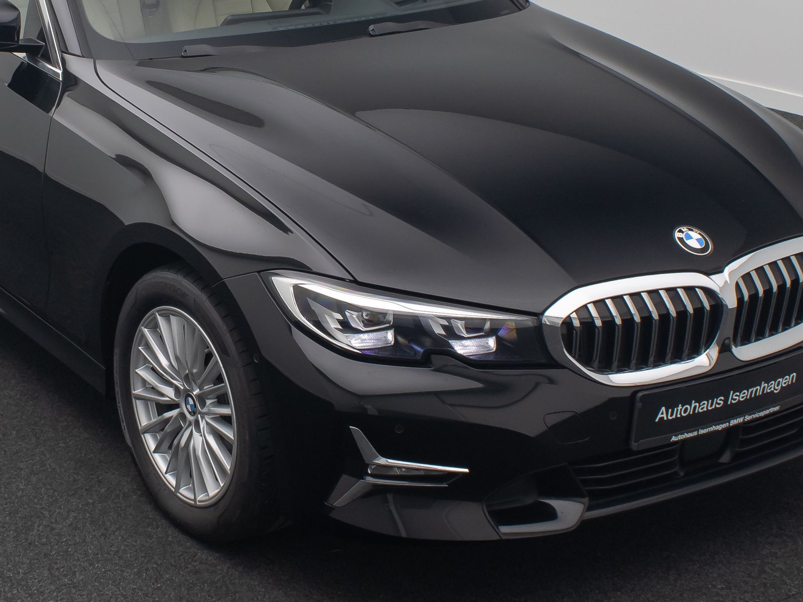 Fahrzeugabbildung BMW 320d Luxury Line 360&deg;Alarm ACC AHK HUD DAB Leder