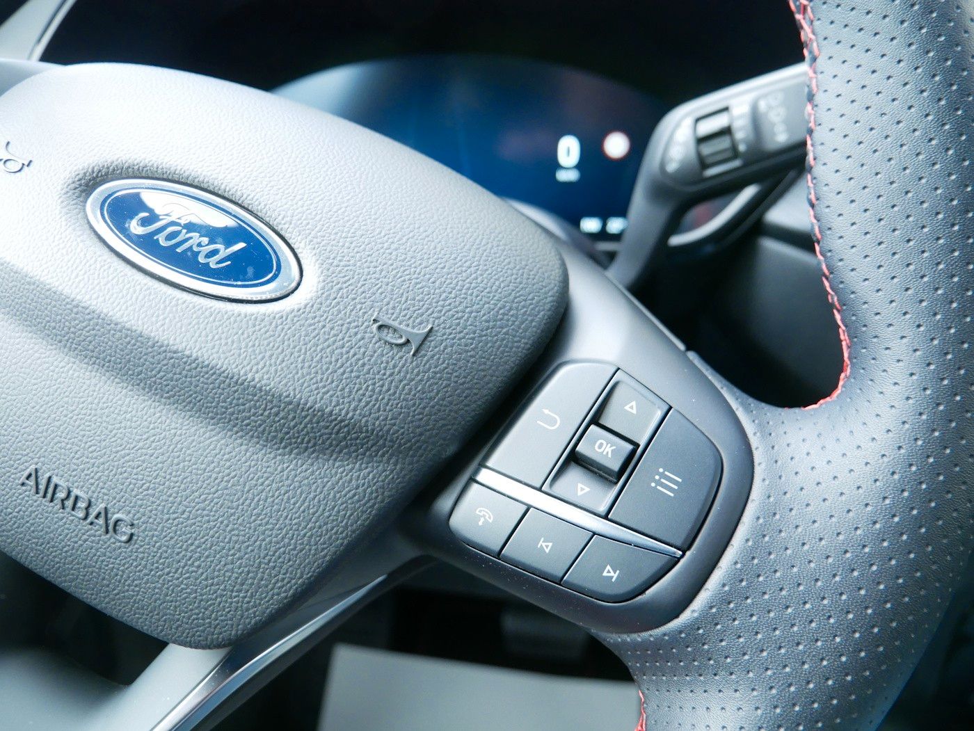 Fahrzeugabbildung Ford Kuga 1.5 ST-Line Autom. AHK Kamera Winter-Paket