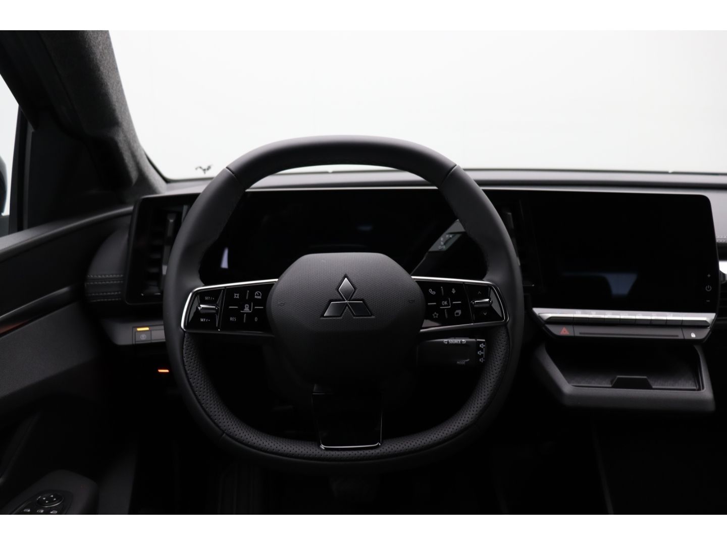 Fahrzeugabbildung Mitsubishi Eclipse Cross Diamant Plus 11 KW ACC LED SHZ