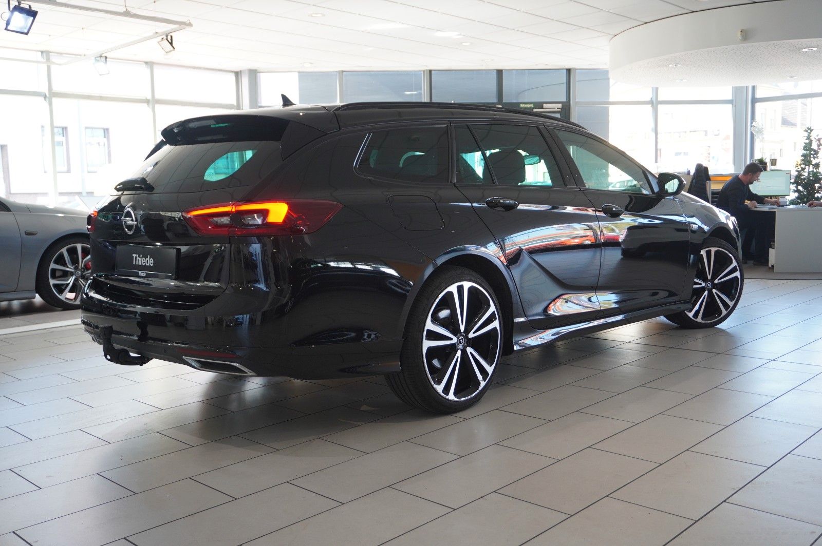 Fahrzeugabbildung Opel Insignia B ST 2.0D ULTIMATE NAVI/OPC/VIRT/SH/AHK
