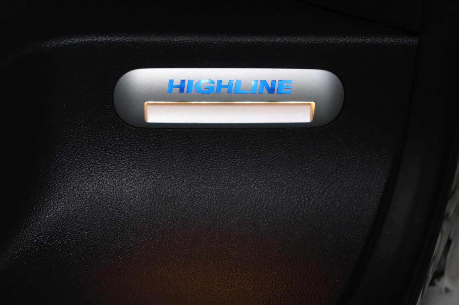 Fahrzeugabbildung Volkswagen T6 2.0 TDI Multivan Highl. * ACC 2xSchiebet LED