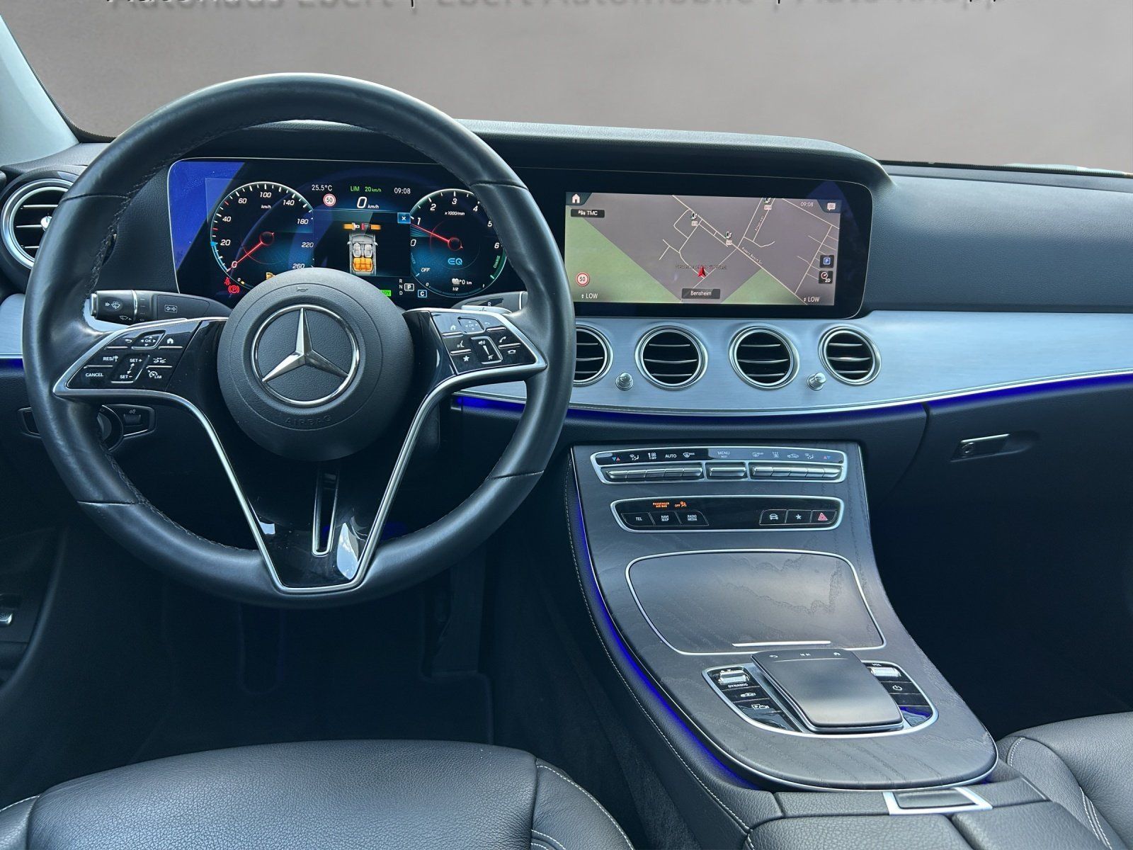 Fahrzeugabbildung Mercedes-Benz E300de 4M Avantg DISTRO Memo ABC Masage TV KeyGo