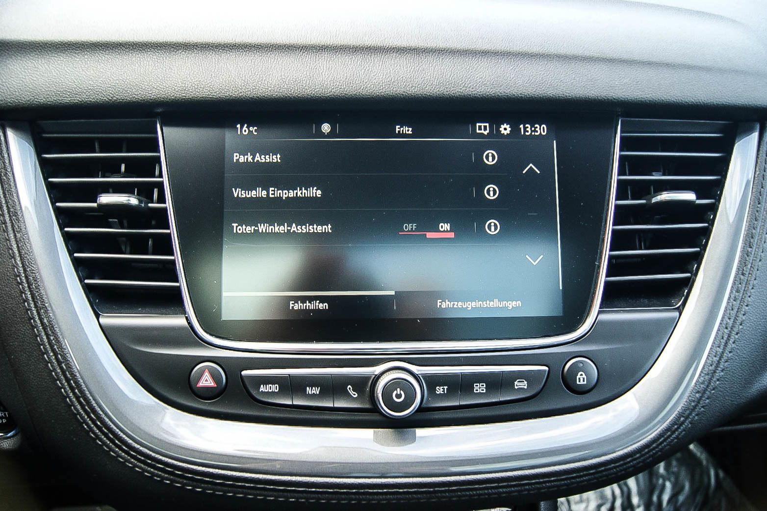 Fahrzeugabbildung Opel Grandland X 1.6 Ultimate Aut. PANORAMA LEDER ACC