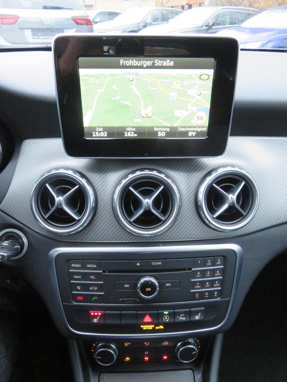 Mercedes-Benz GLA 180