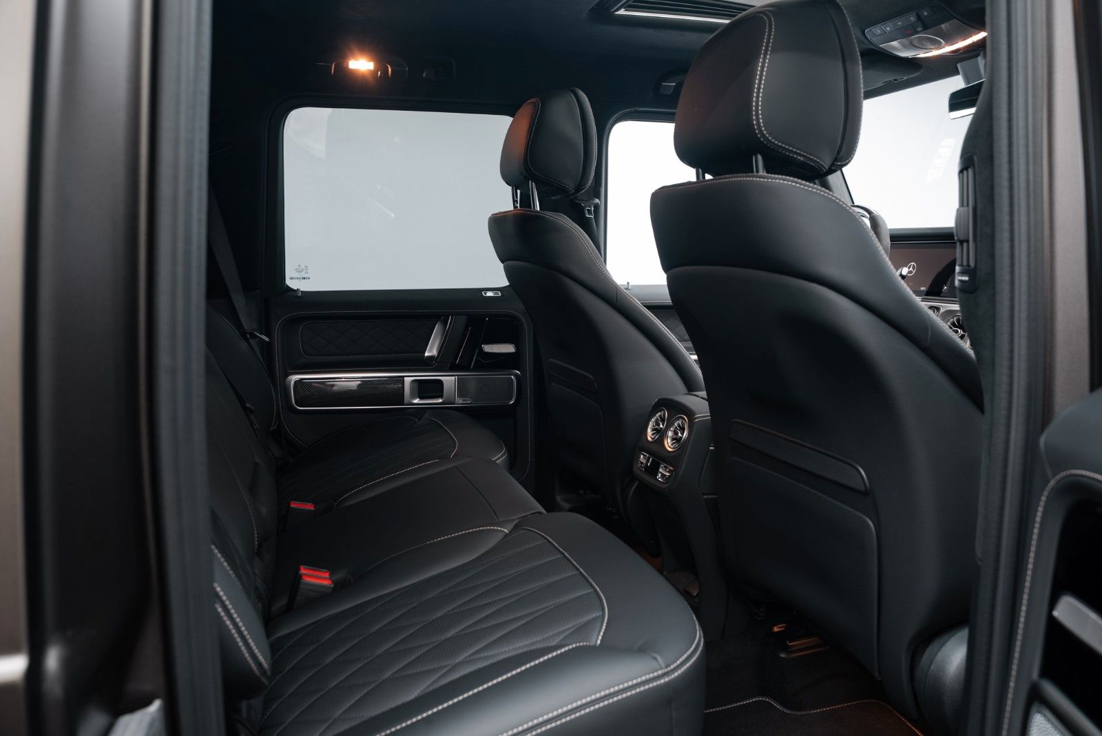 Fahrzeugabbildung Mercedes-Benz G63 A22/SUPERIOR/CARBON/MY 2026