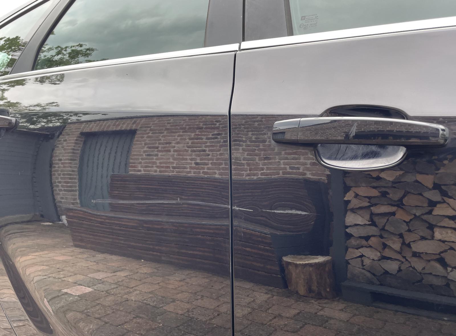 Opel Astra 2011 — photo 11