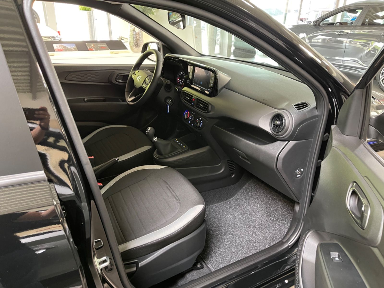 Fahrzeugabbildung Hyundai i10 1.0 MJ23 Connect & Go NAVI KAMERA SHZ