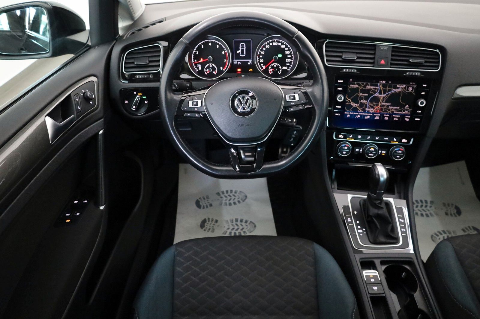 Fahrzeugabbildung Volkswagen Golf VII Lim. IQ.DRIVE Navi,LED,ACC,SH,PDC,SR+WR