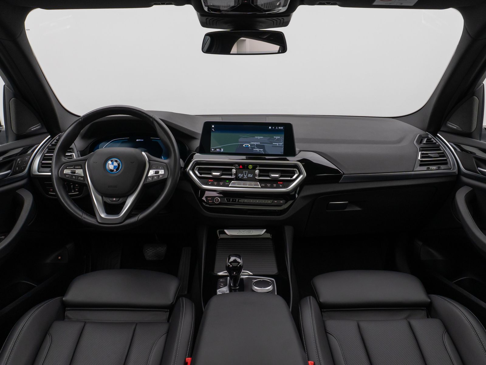 Fahrzeugabbildung BMW X3 xD30e  Panorama Kamera HUD DAB H/K AHK Sport