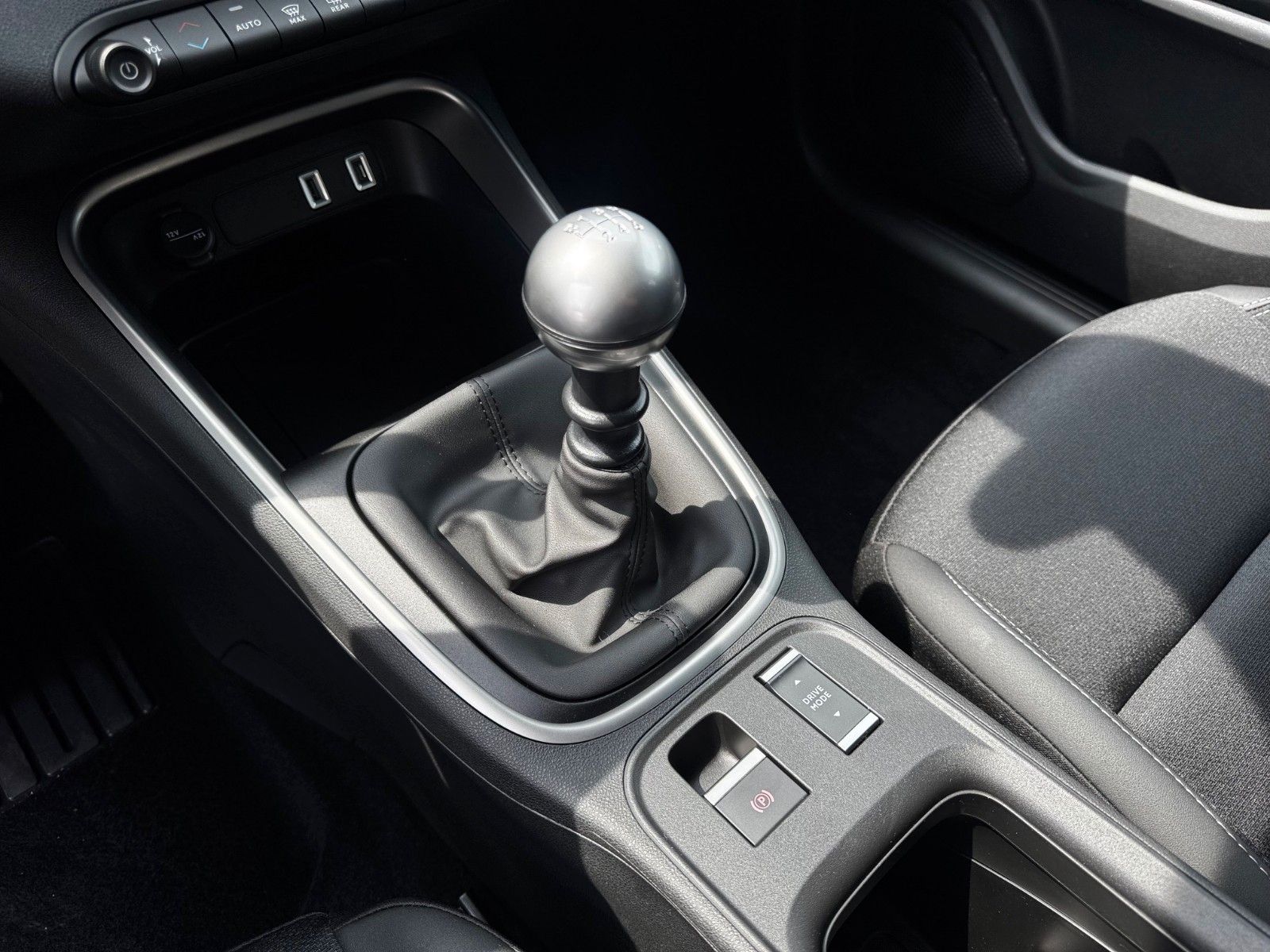 Fahrzeugabbildung Jeep Avenger 1.2 Altitude Benziner NAVI KAMERA SITZHG