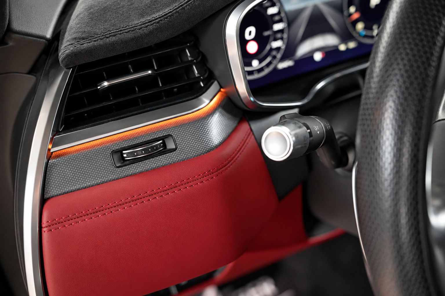 Fahrzeugabbildung Jaguar F-Pace  SVR /PANO/MERIDIAN/HUD/360°KAM/MEMORY