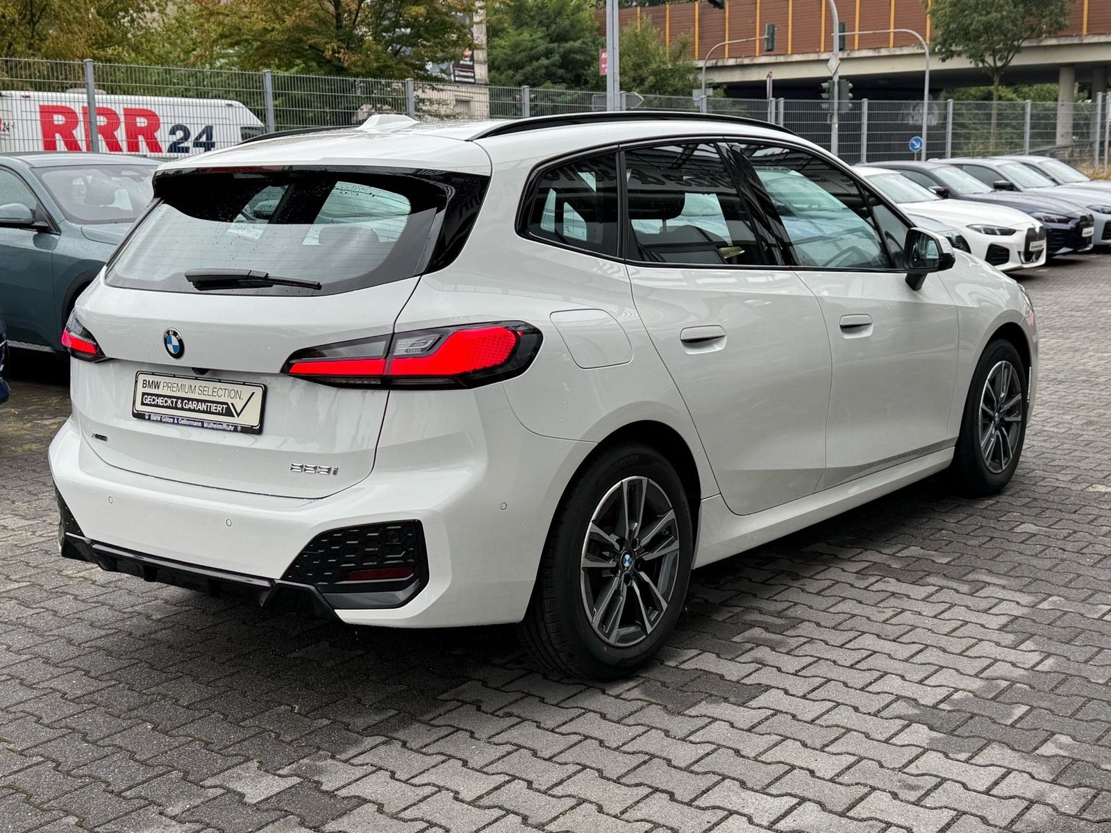 BMW 223 Active Tourer - Bild 2