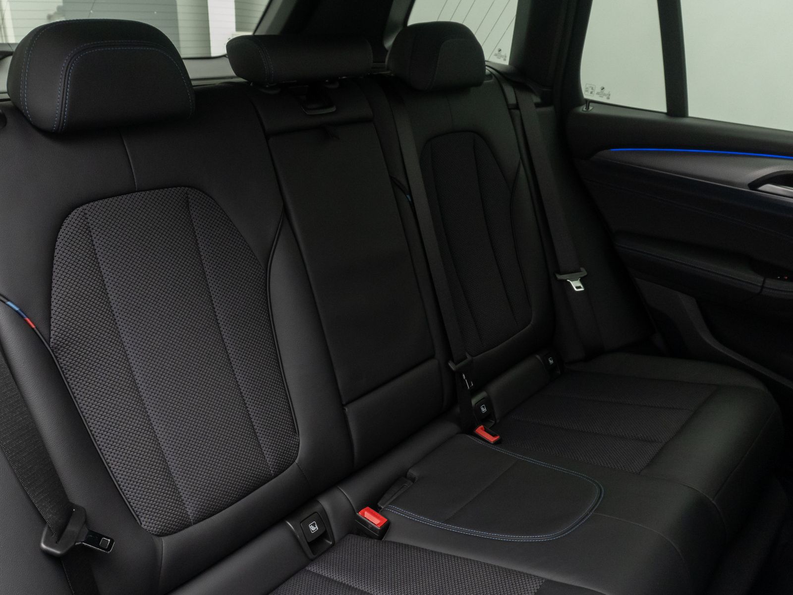 Fahrzeugabbildung BMW X3 xD20i M Sport Alarm HUD DAB Kamera HiFi Komfo