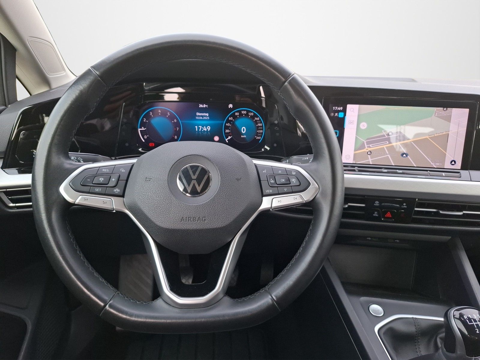 VW Golf VIII 1.5 TSI Life / KLIMA / LED / NAVI / AH - Image 11