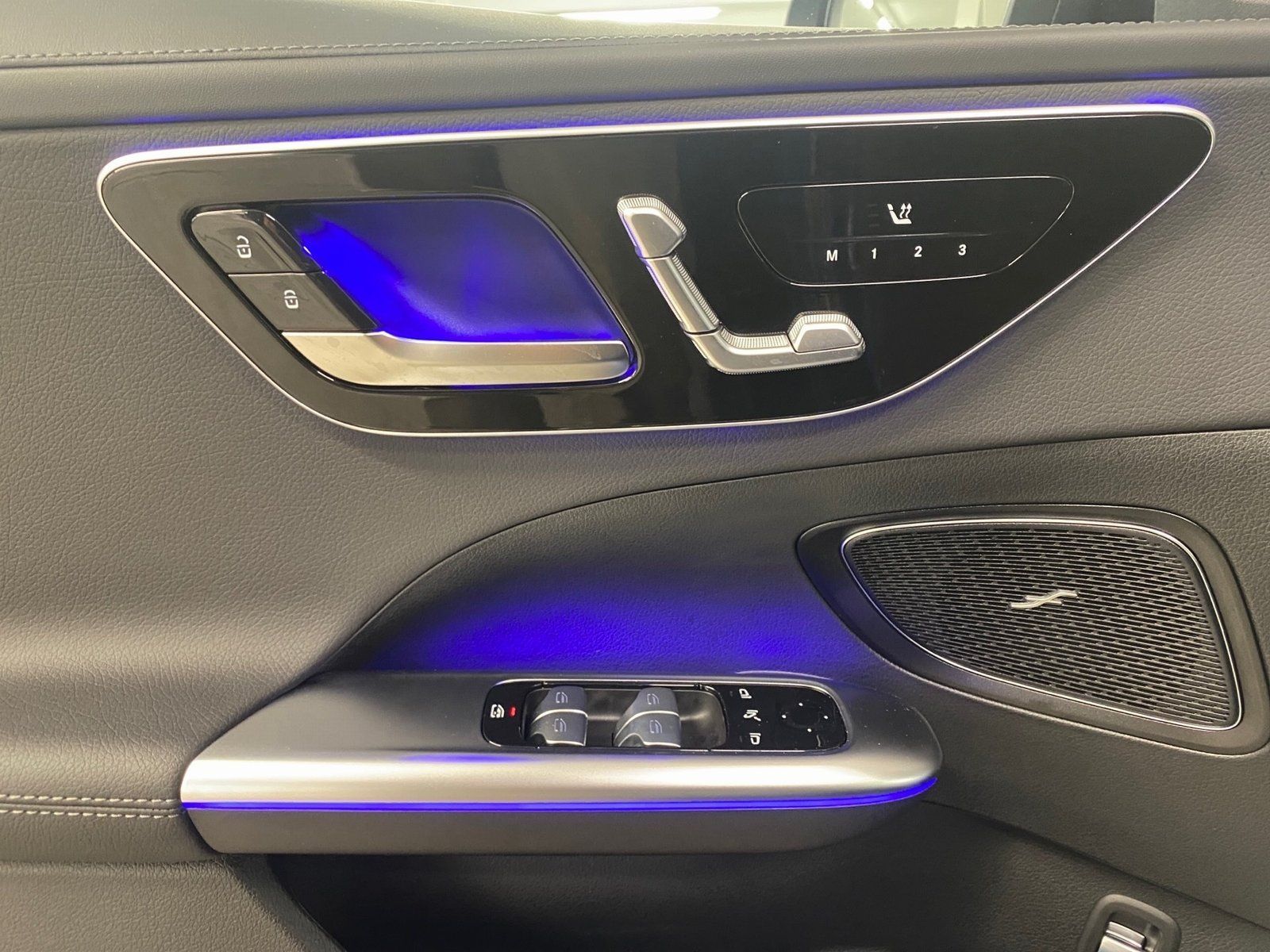 Fahrzeugabbildung Mercedes-Benz C 300 T d AMG*AHK*Pano*Distro*Totwink*SOUND*Memo